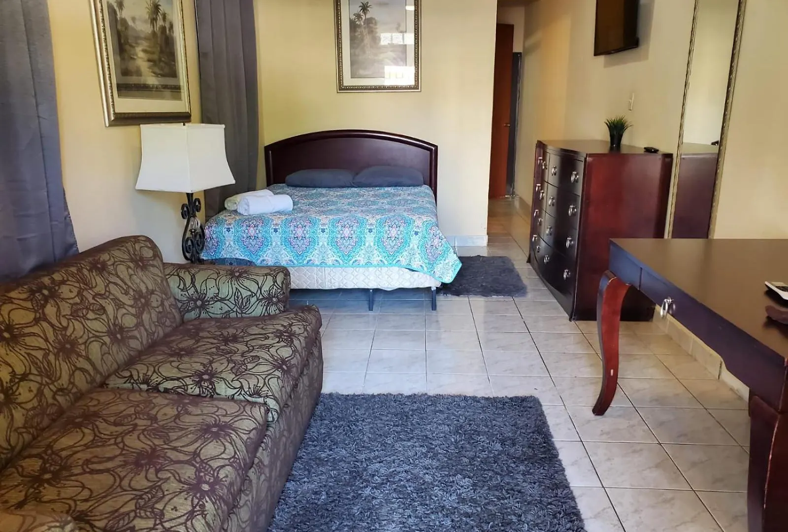 Apartment Del Valle Unit 2, Economical Large Studio Near Beach, Sleeps Up To 4 San Juan
