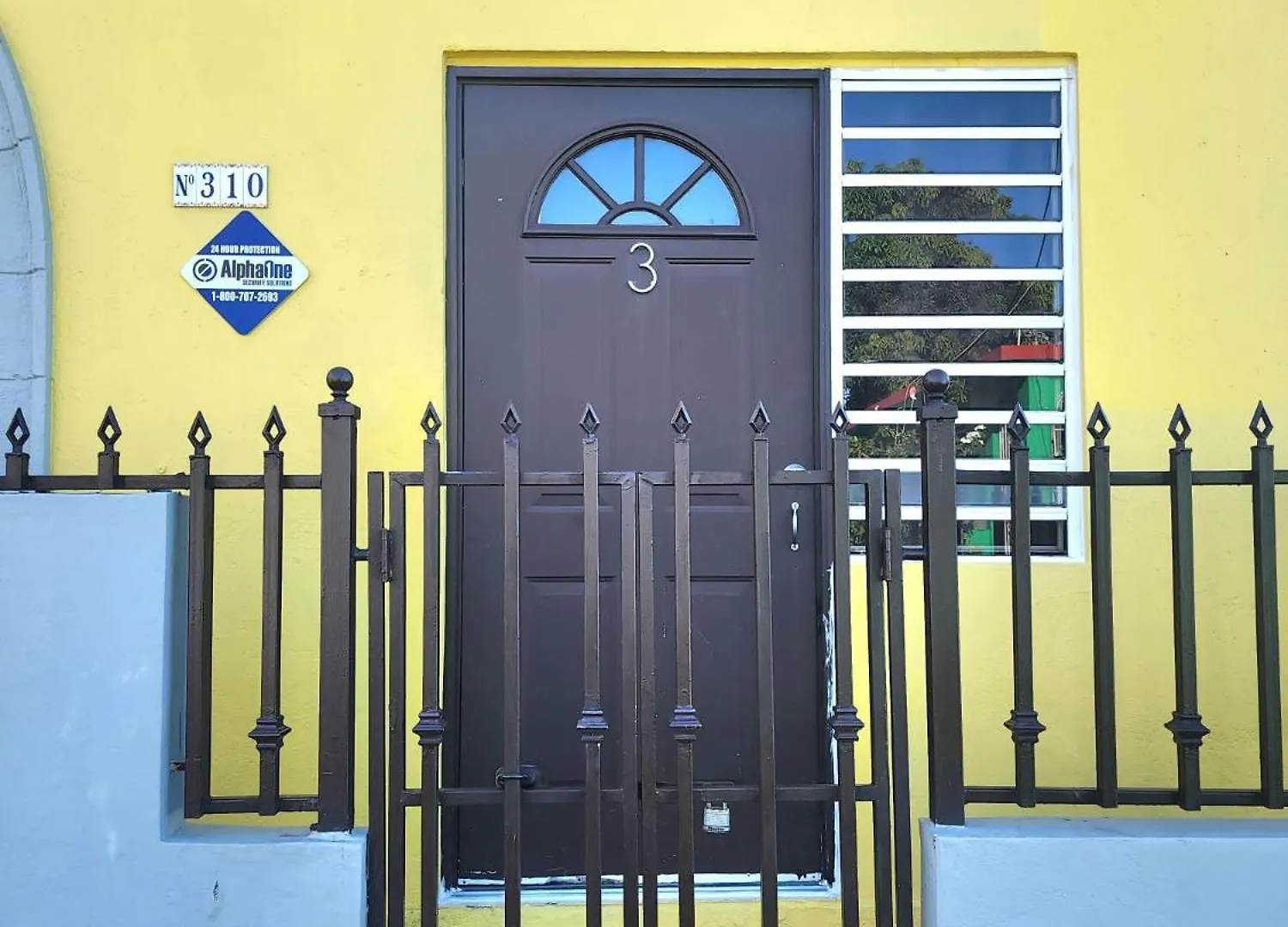 Del Valle Unit 2, Economical Large Studio Near Beach, Sleeps Up To 4 San Juan Apartment