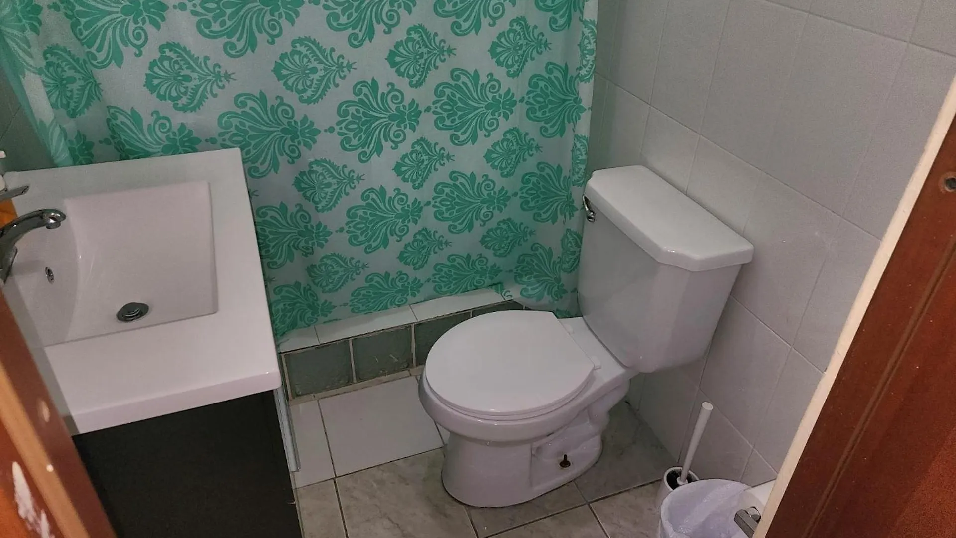 Del Valle Unit 2, Economical Large Studio Near Beach, Sleeps Up To 4 San Juan Puerto Rico